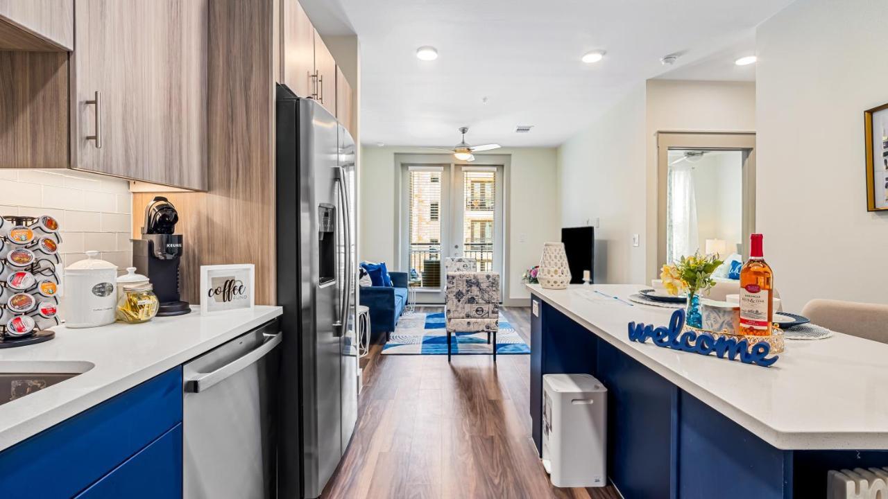 Cozy Retreat-Free Reserved Parking-Pool Addison Exterior foto